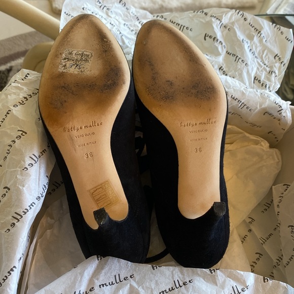 Adorable black suede Bettye Muller bootie heels, 36 - Picture 11 of 14